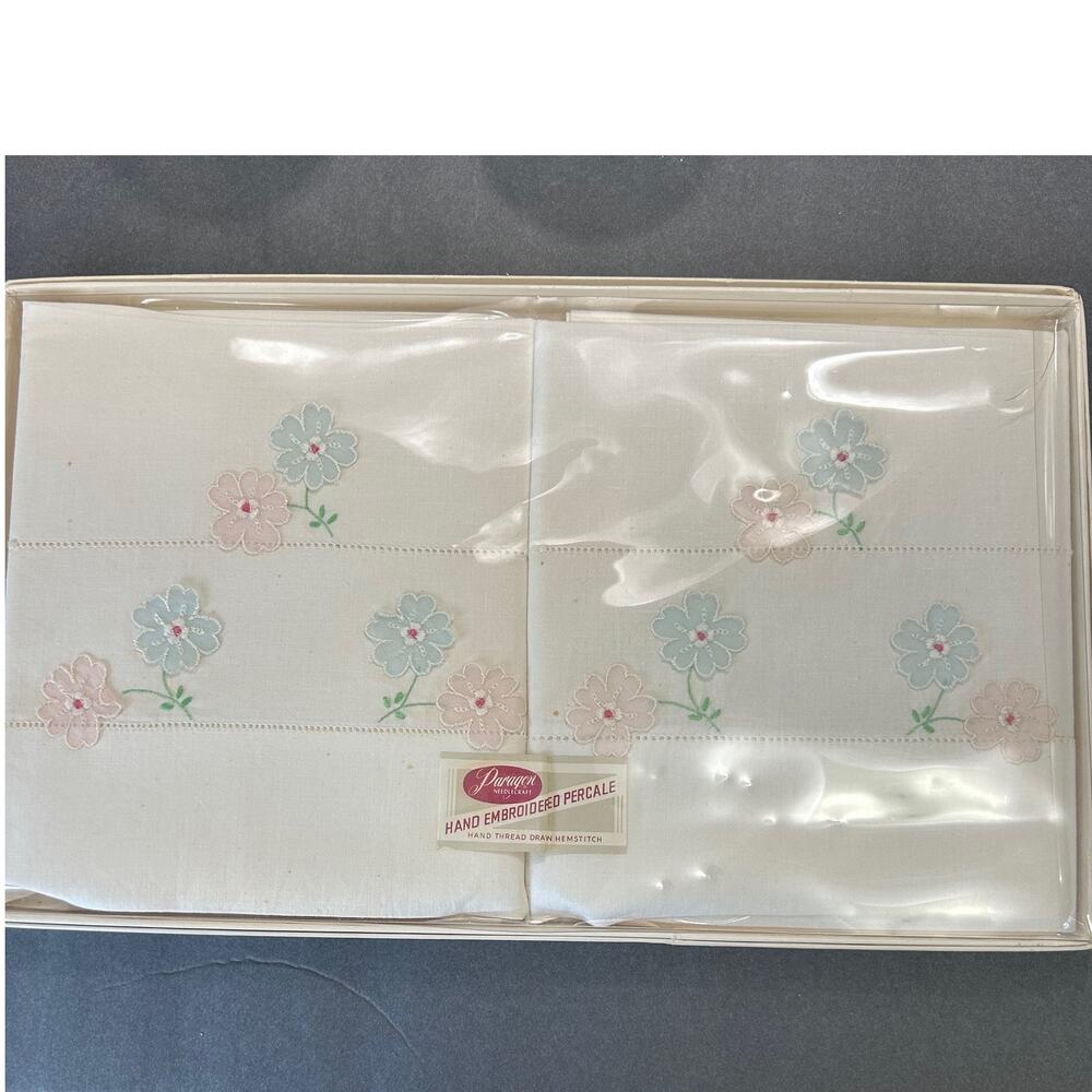Vintage Paragon Needlcarft Hand Embroidered Percale Pillowcases 31x20‎ NOSIB